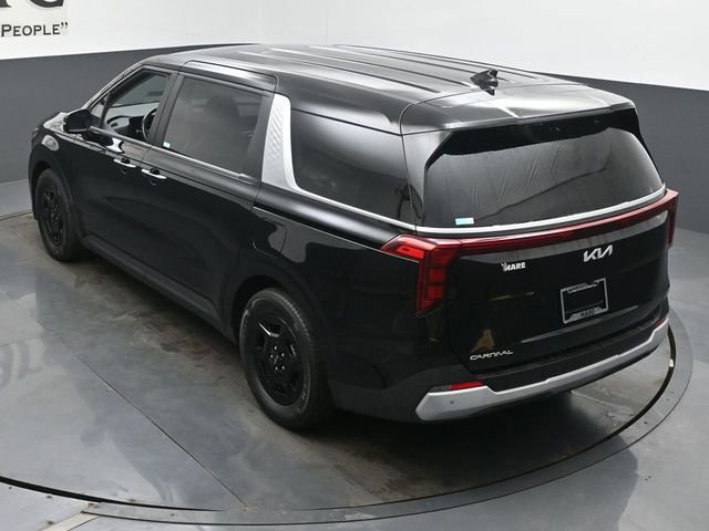 Used 2025 Kia Carnival FWD image 40