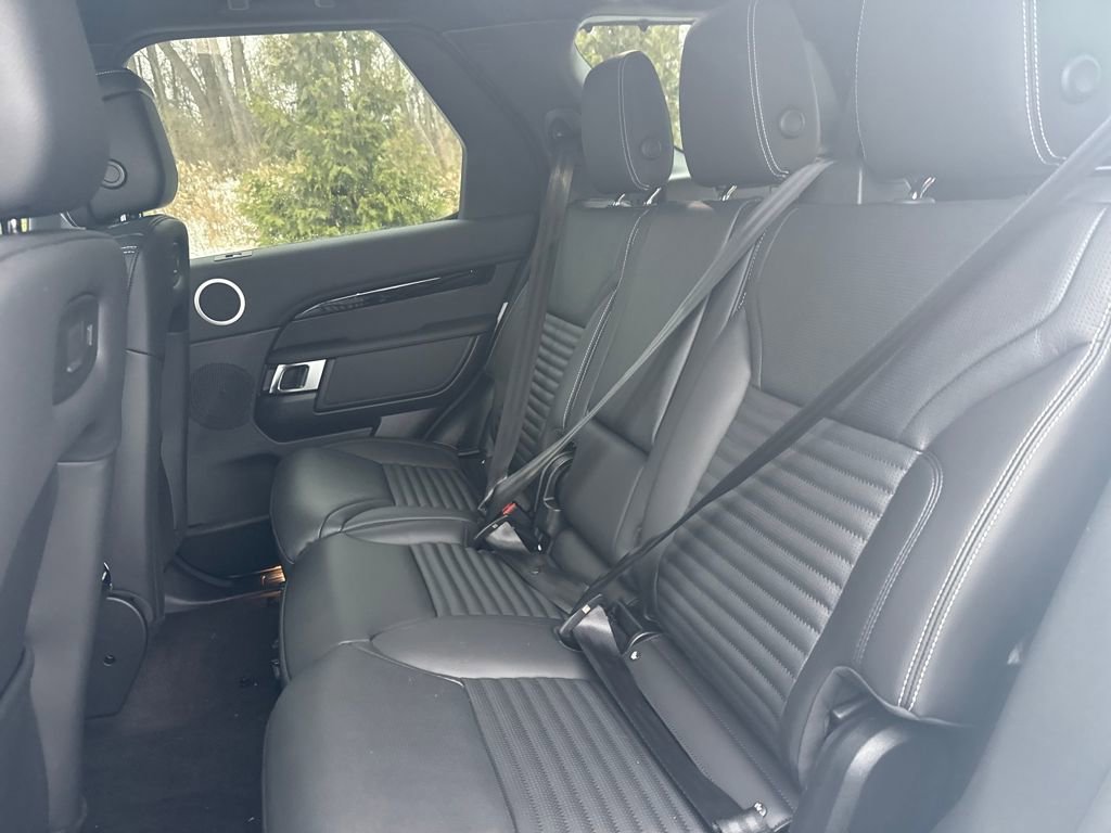 New 2026 Land Rover Discovery S image 14