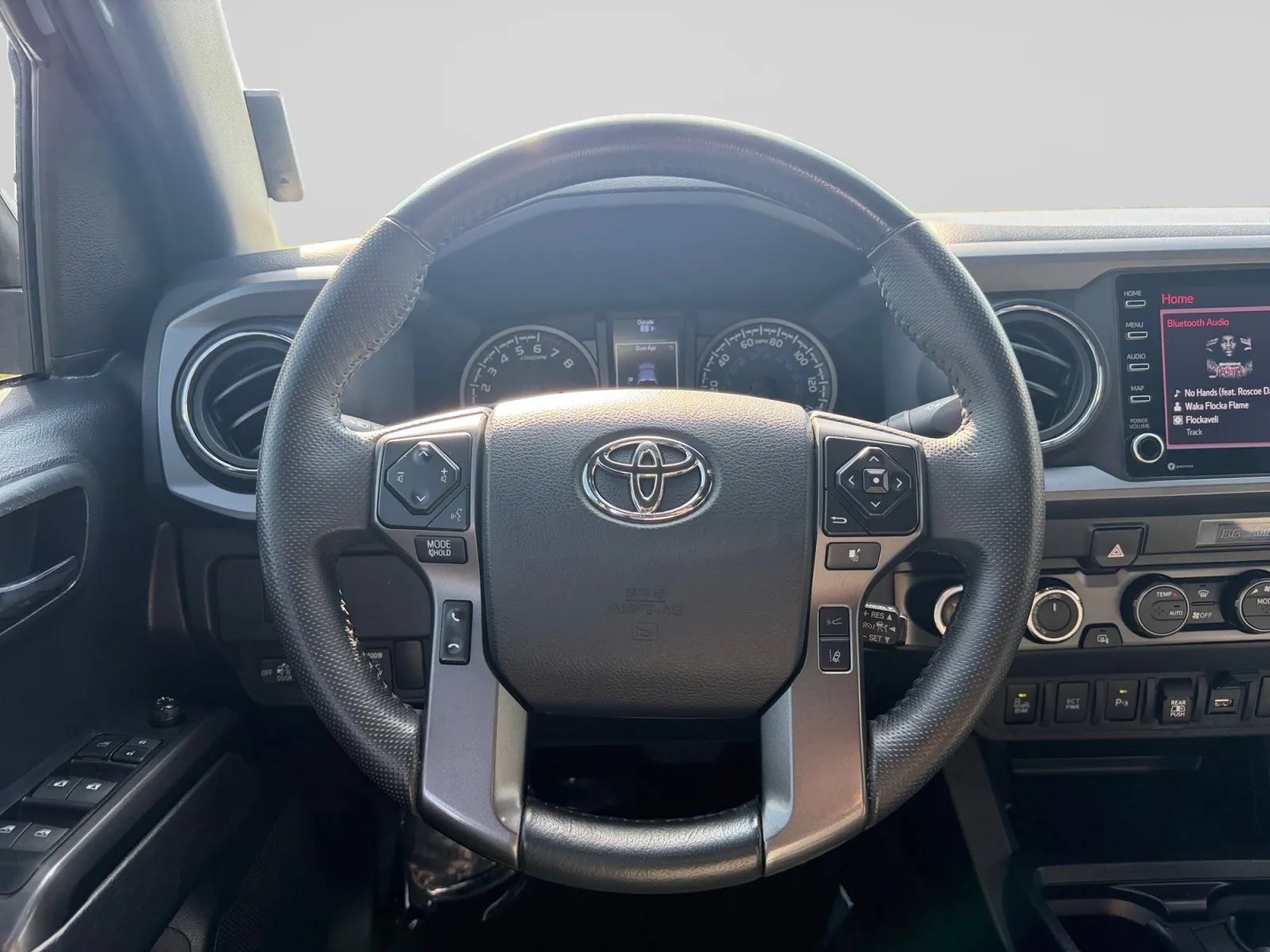 Used 2023 Toyota Tacoma TRD Off-Road w/ Technology Package AWD/4WD image 20