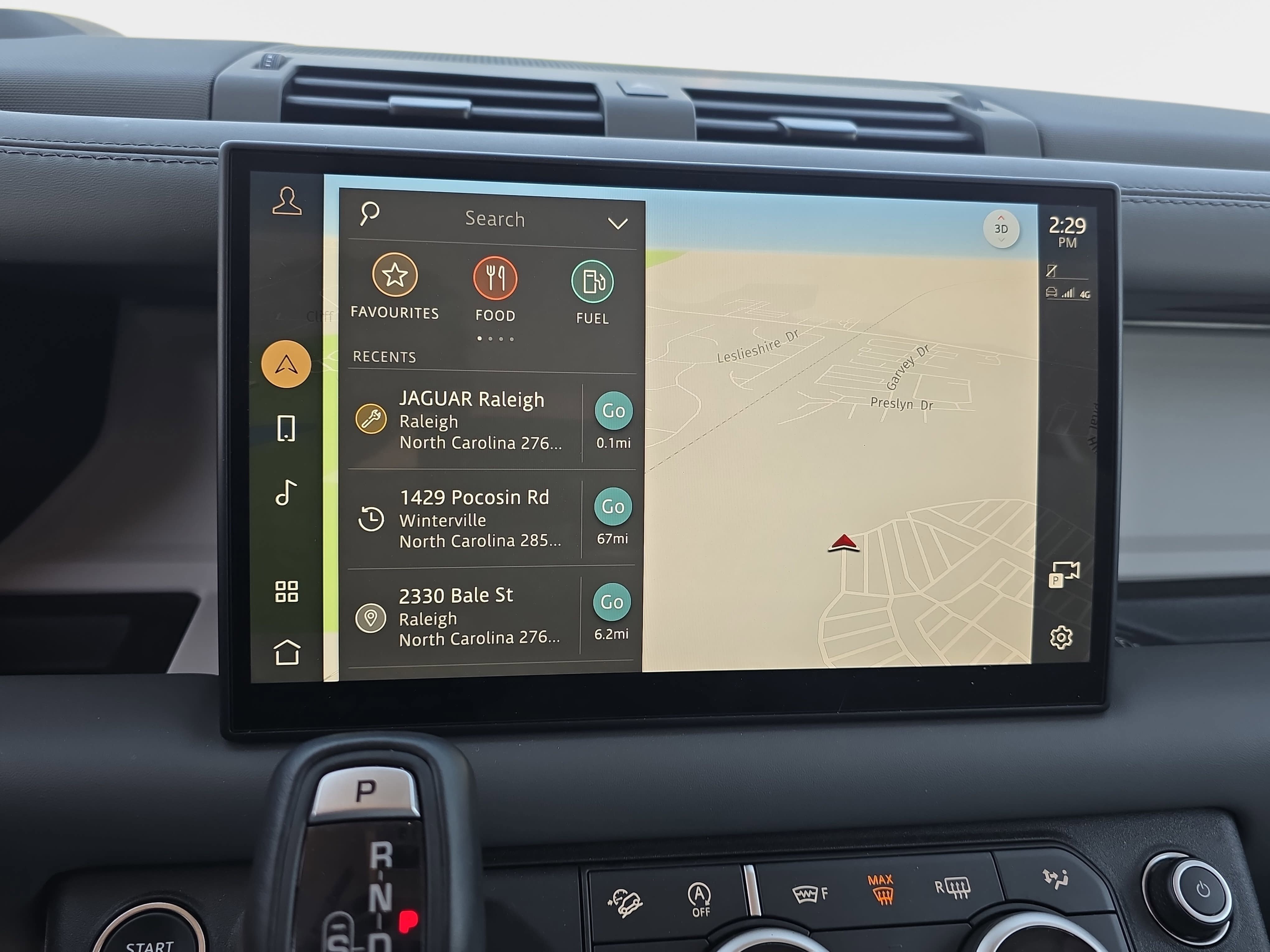 Used 2025 Land Rover Defender 110 S image 23