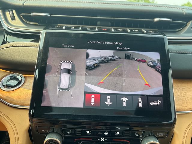 Used 2025 Jeep Grand Cherokee L Summit AWD/4WD image 17