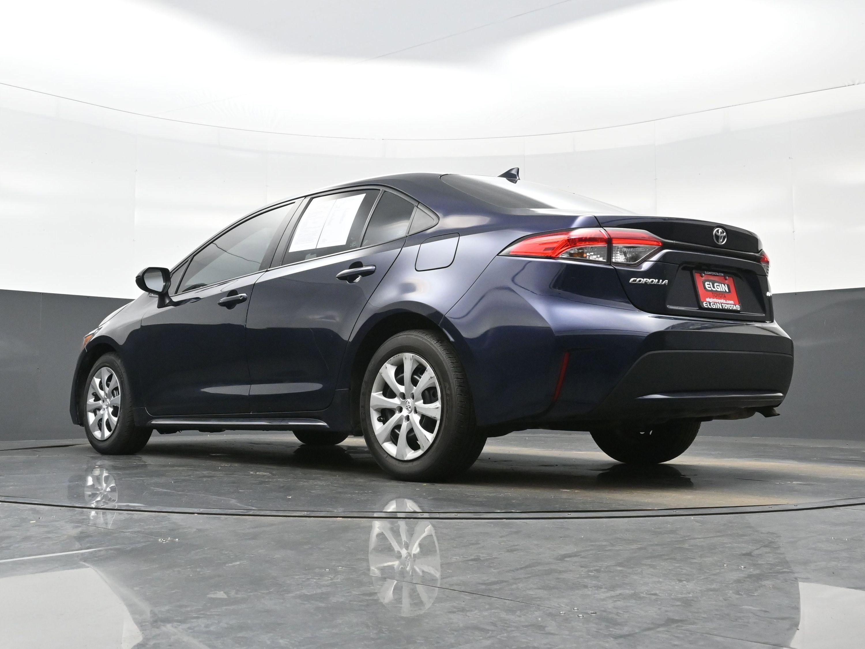 Used 2022 Toyota Corolla LE FWD image 27
