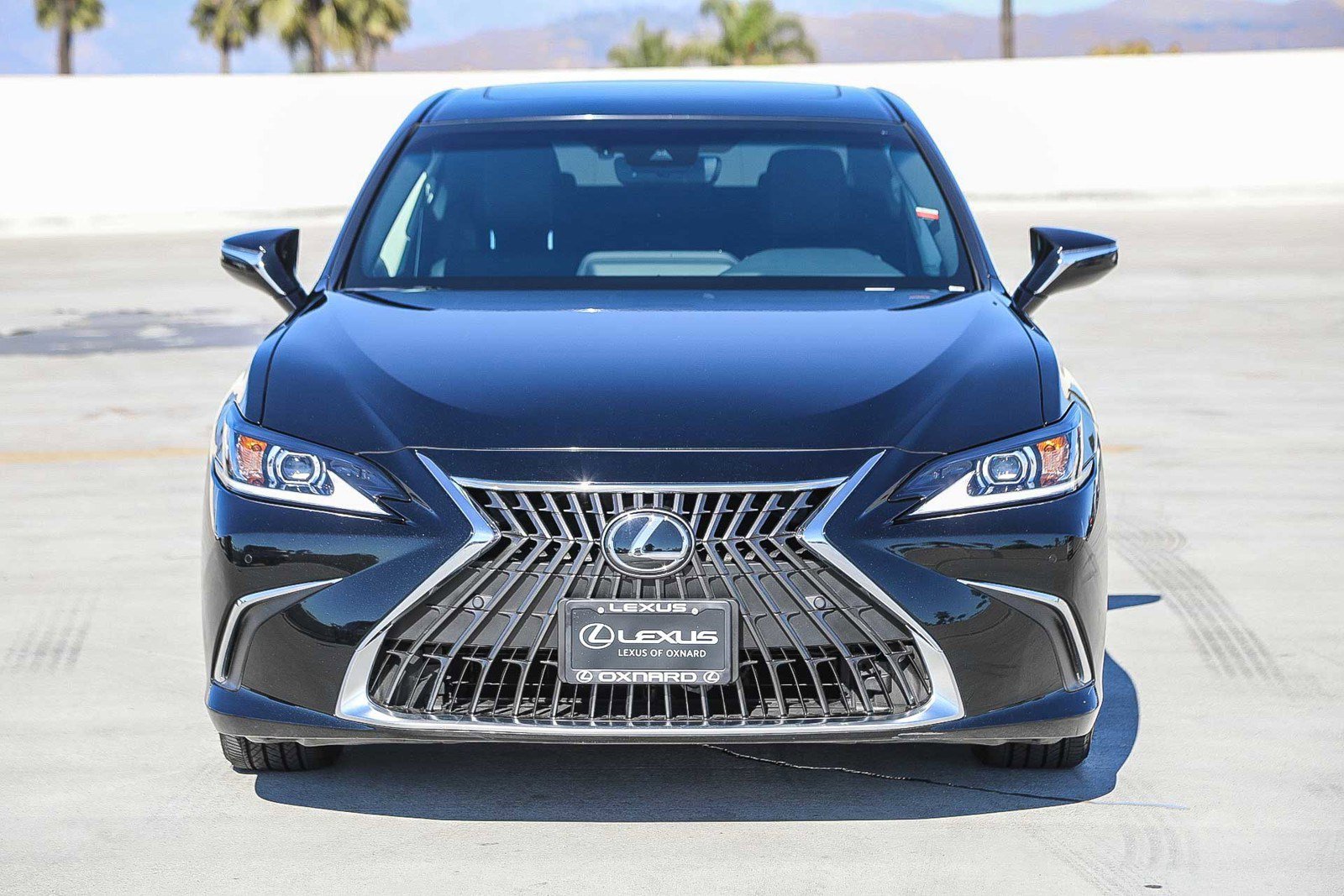 Used 2024 Lexus ES 300h w/ Premium Package image 2