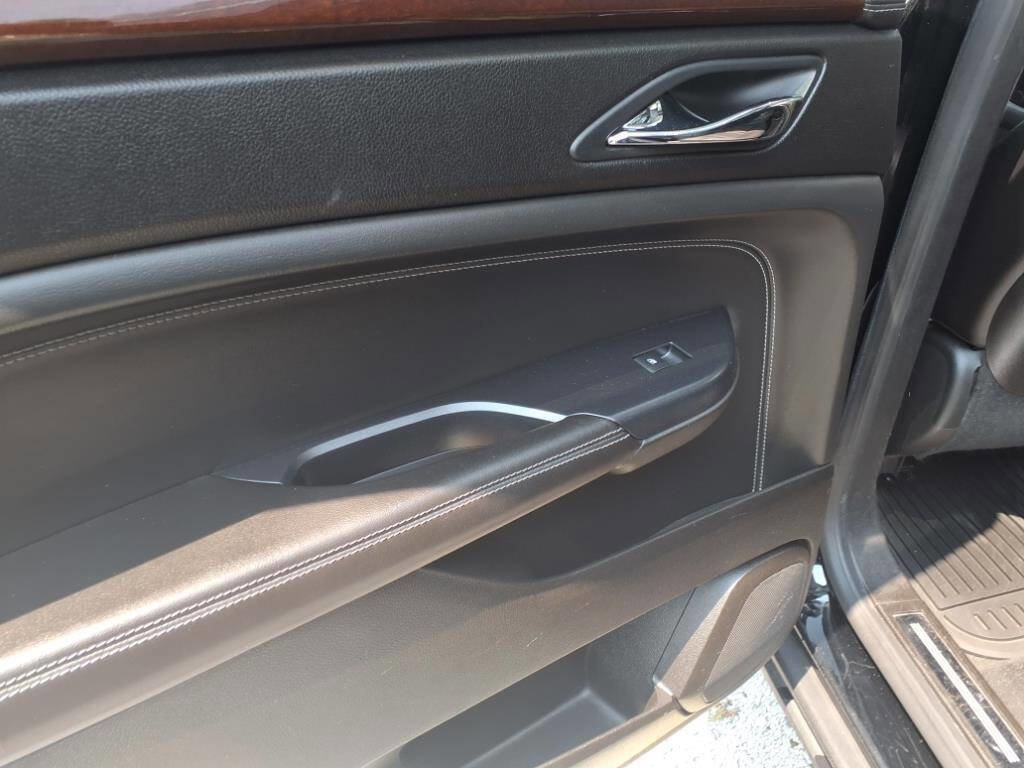Used 2013 Cadillac SRX Premium image 6