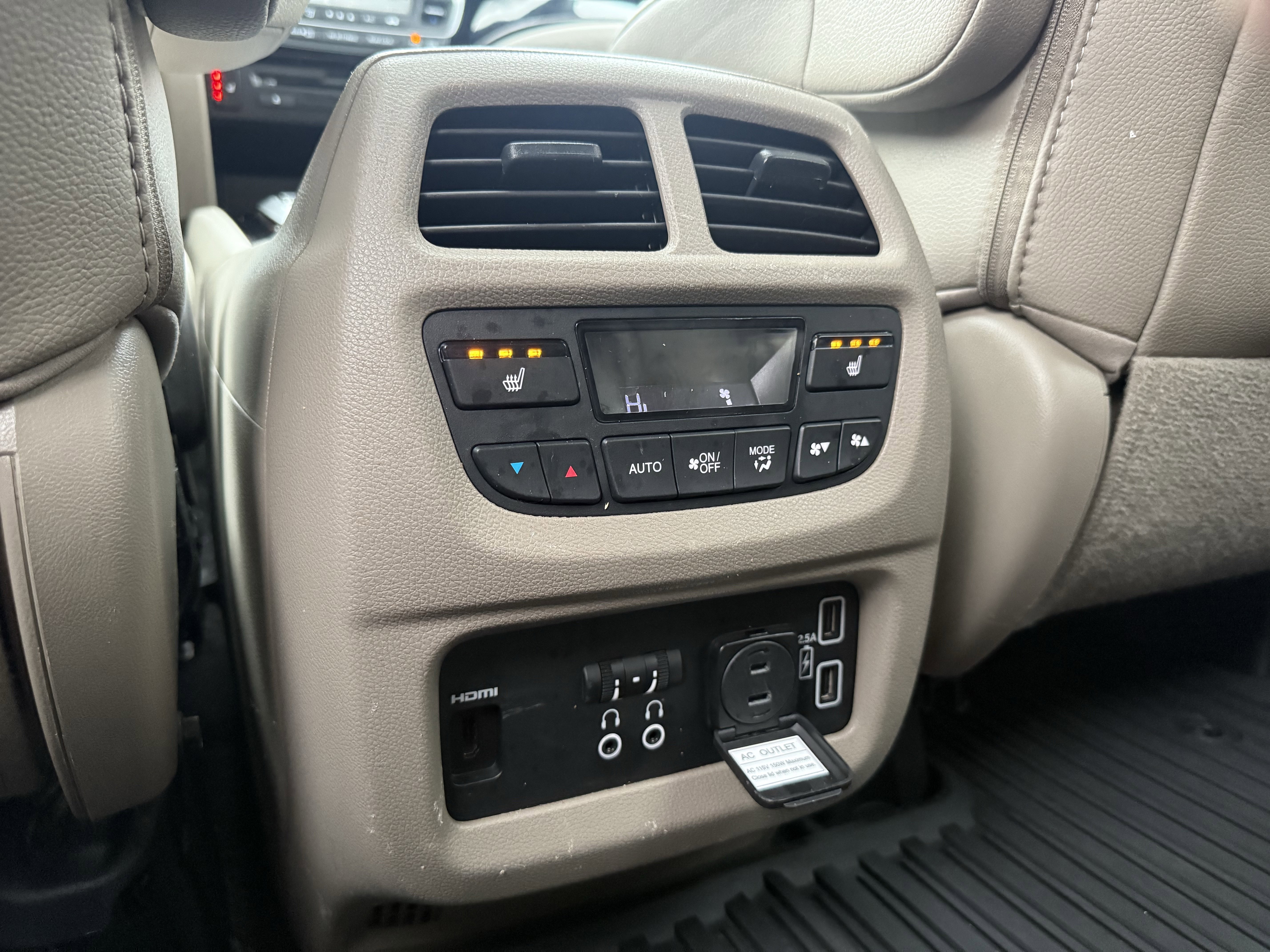Used 2020 Honda Pilot Touring image 32