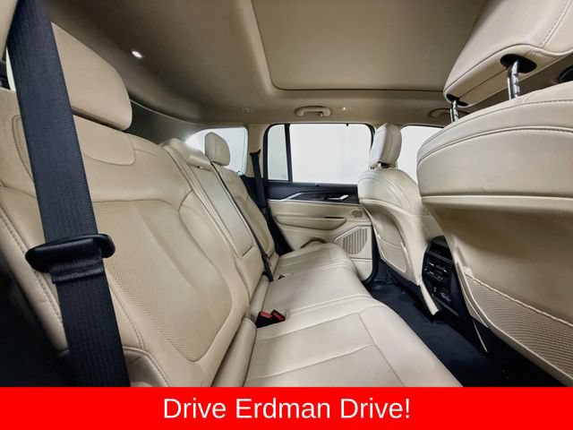 Used 2022 Jeep Grand Cherokee Limited w/ Luxury Tech Group II RWD image 28