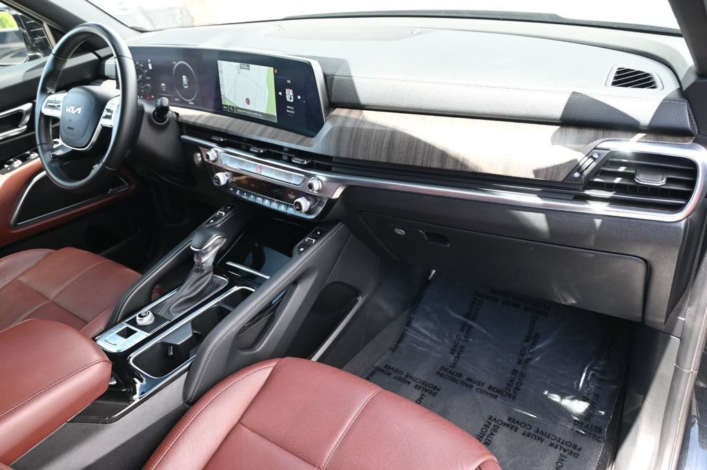 Used 2024 Kia Telluride SX w/ Towing Package FWD image 8