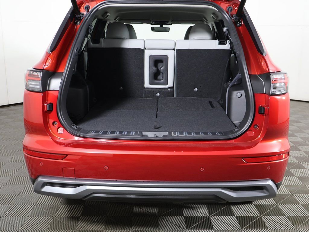 New 2025 Mitsubishi Outlander SE AWD/4WD image 18