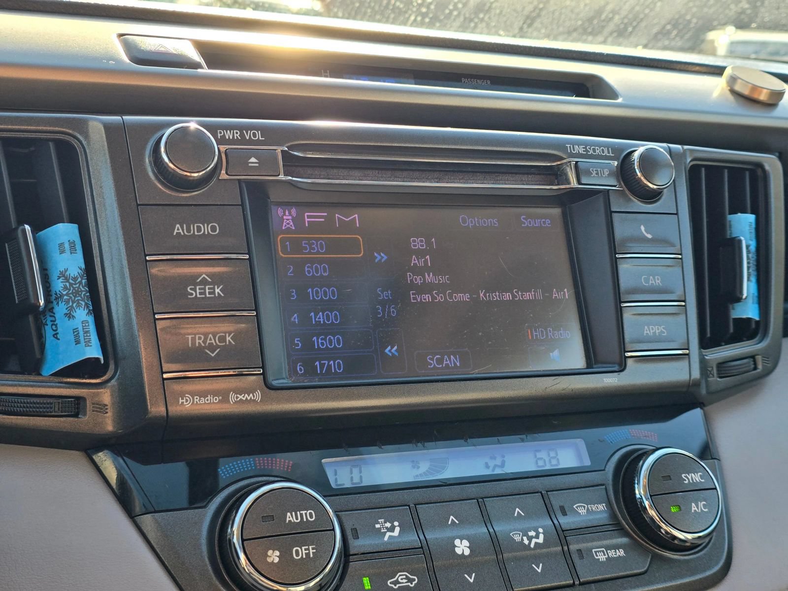 Used 2013 Toyota RAV4 XLE AWD/4WD image 29