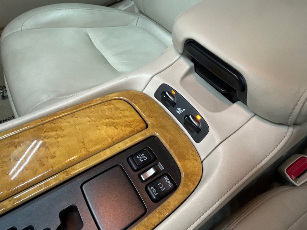 Used 2004 Lexus SC 430 Convertible RWD image 25