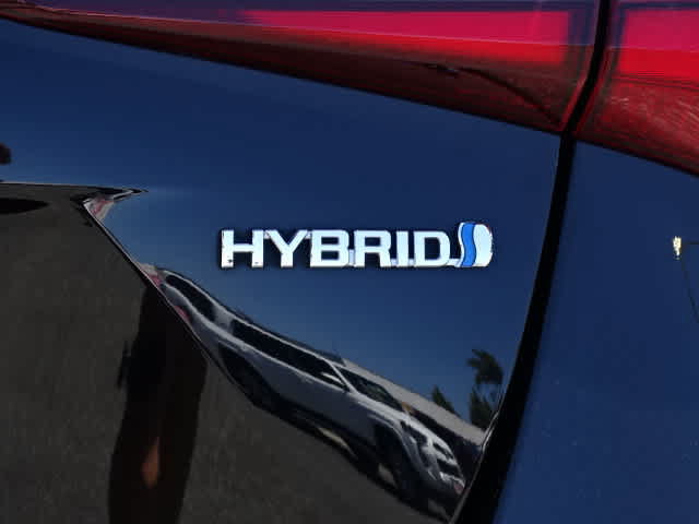 Used 2022 Toyota Prius LE FWD image 11