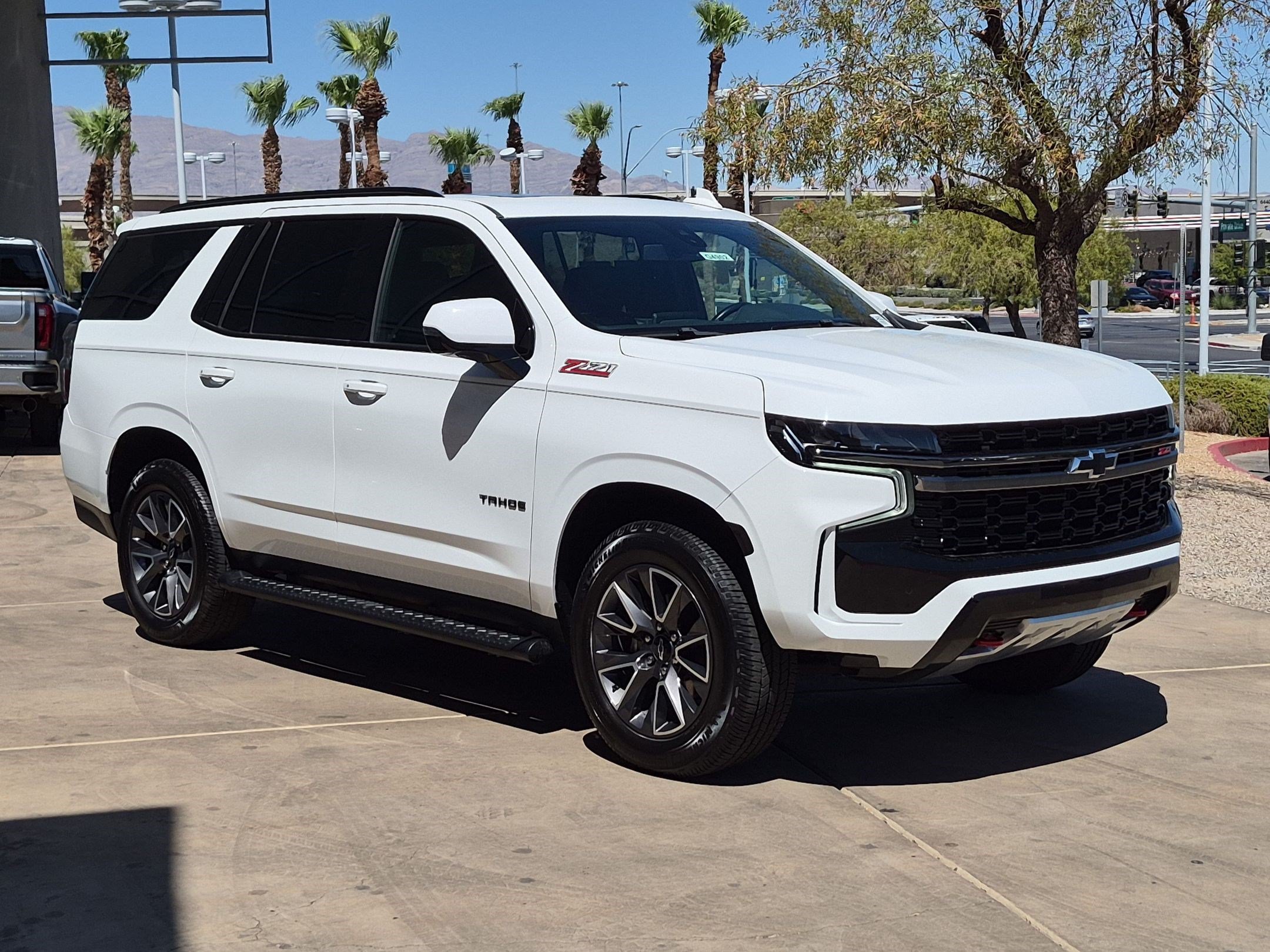 Certified 2022 Chevrolet Tahoe Z71 w/ Luxury Package AWD/4WD image 7