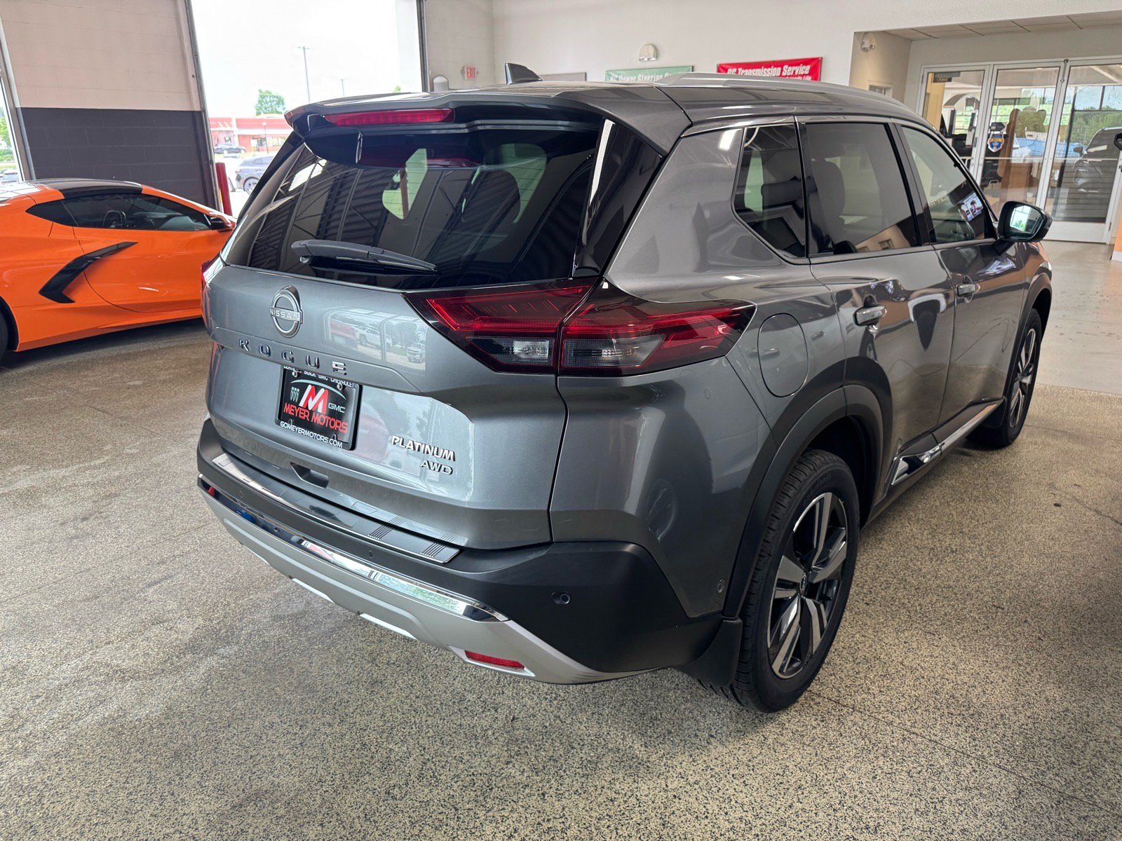 Used 2023 Nissan Rogue Platinum AWD/4WD image 5