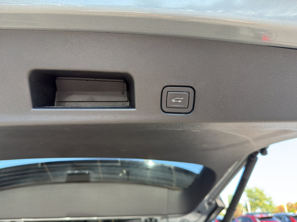 Used 2024 GMC Acadia Denali w/ Super Cruise Package image 32