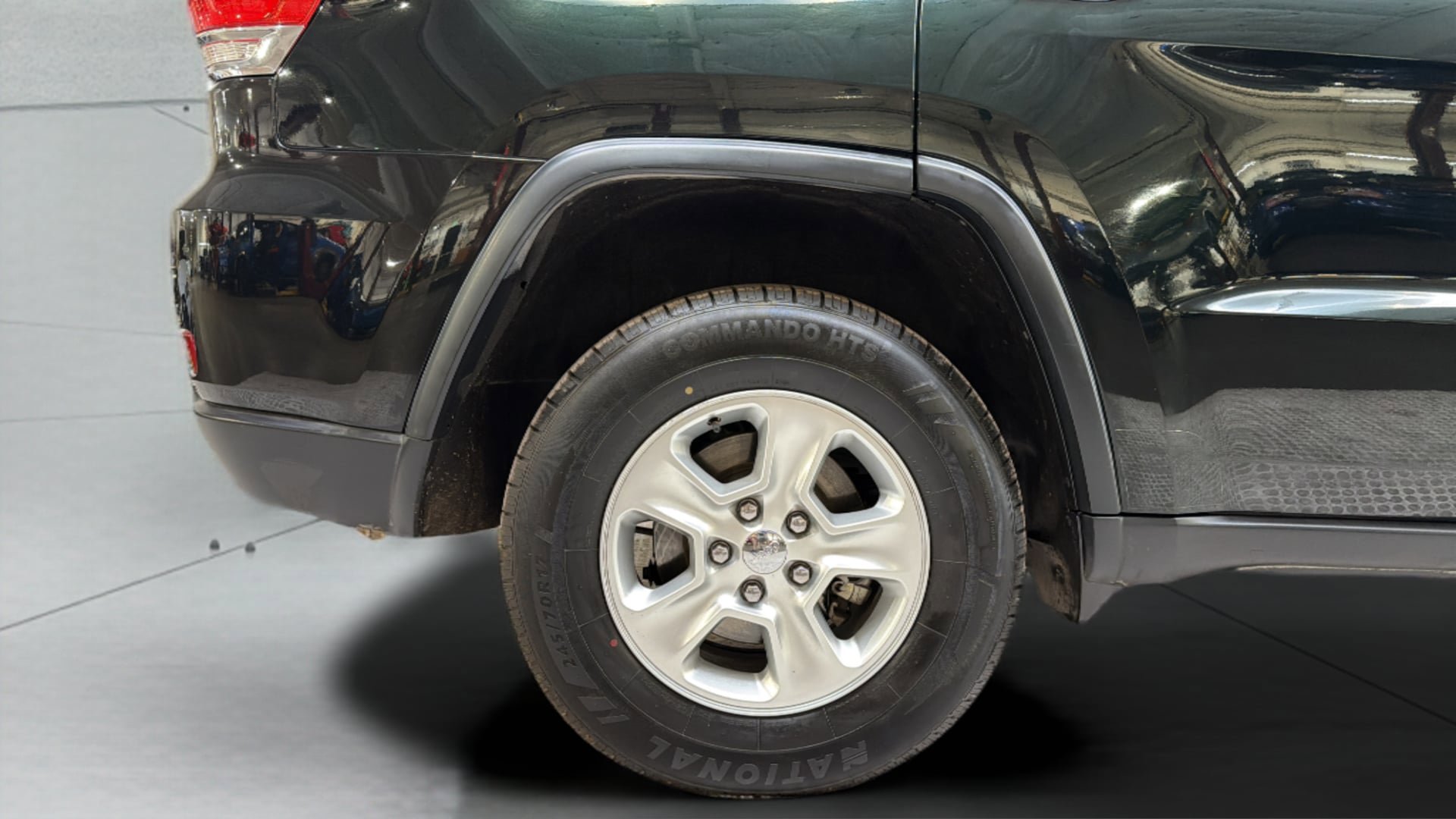 Used 2014 Jeep Grand Cherokee Laredo w/ Security & Convenience Group RWD image 35