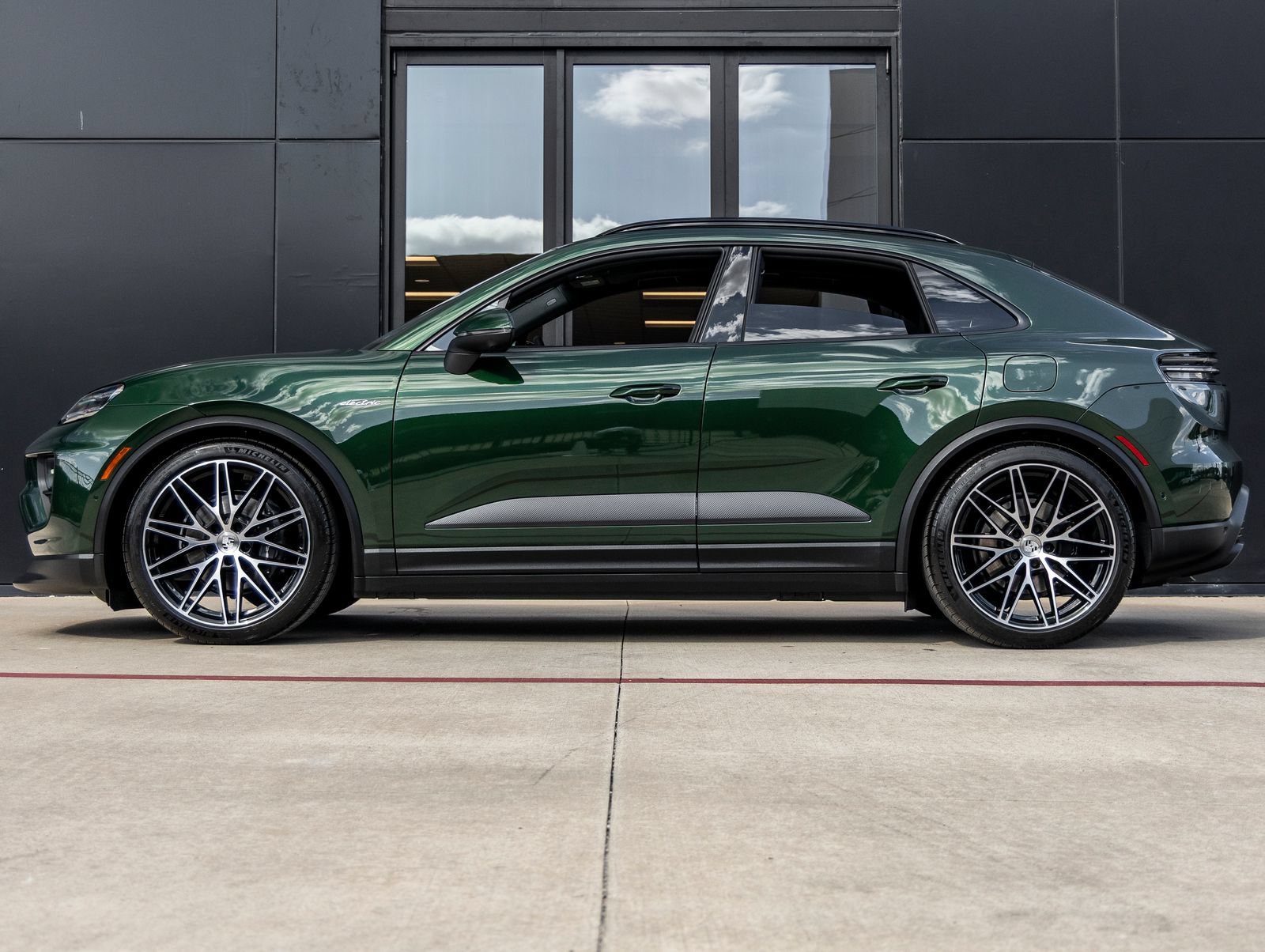 Certified 2025 Porsche Macan Electric RWD image 2