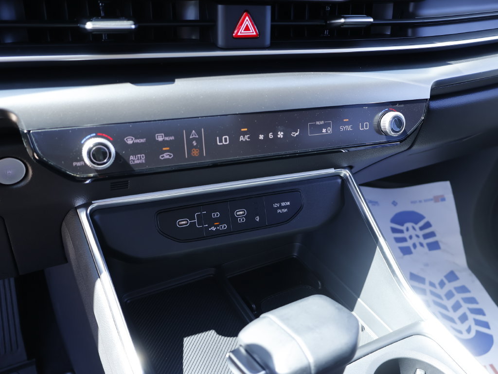 New 2027 Kia Carnival SX w/ Dark Edition Package FWD image 36