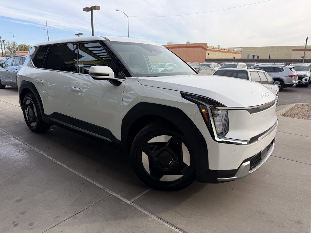 Used 2024 Kia EV9 Light image 6