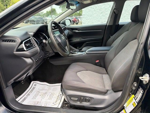 Used 2018 Toyota Camry LE FWD image 12
