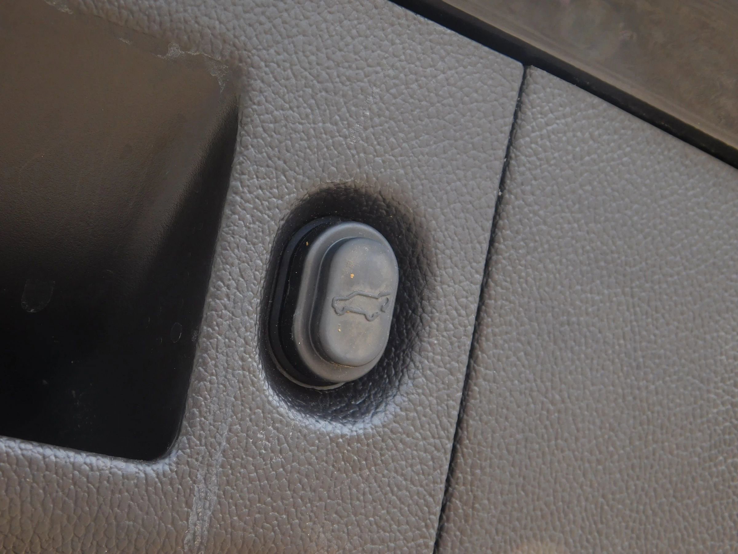 Used 2015 Chevrolet Tahoe LTZ AWD/4WD image 8