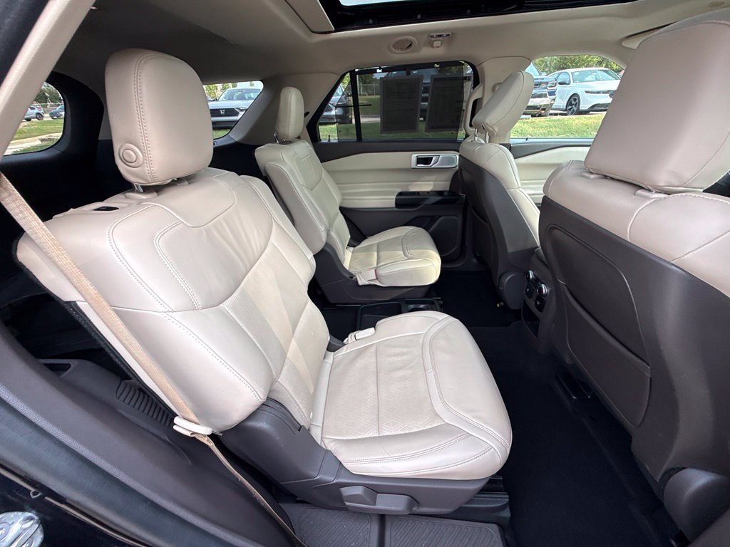 Used 2020 Ford Explorer Platinum w/ Premium Technology Package AWD/4WD image 39