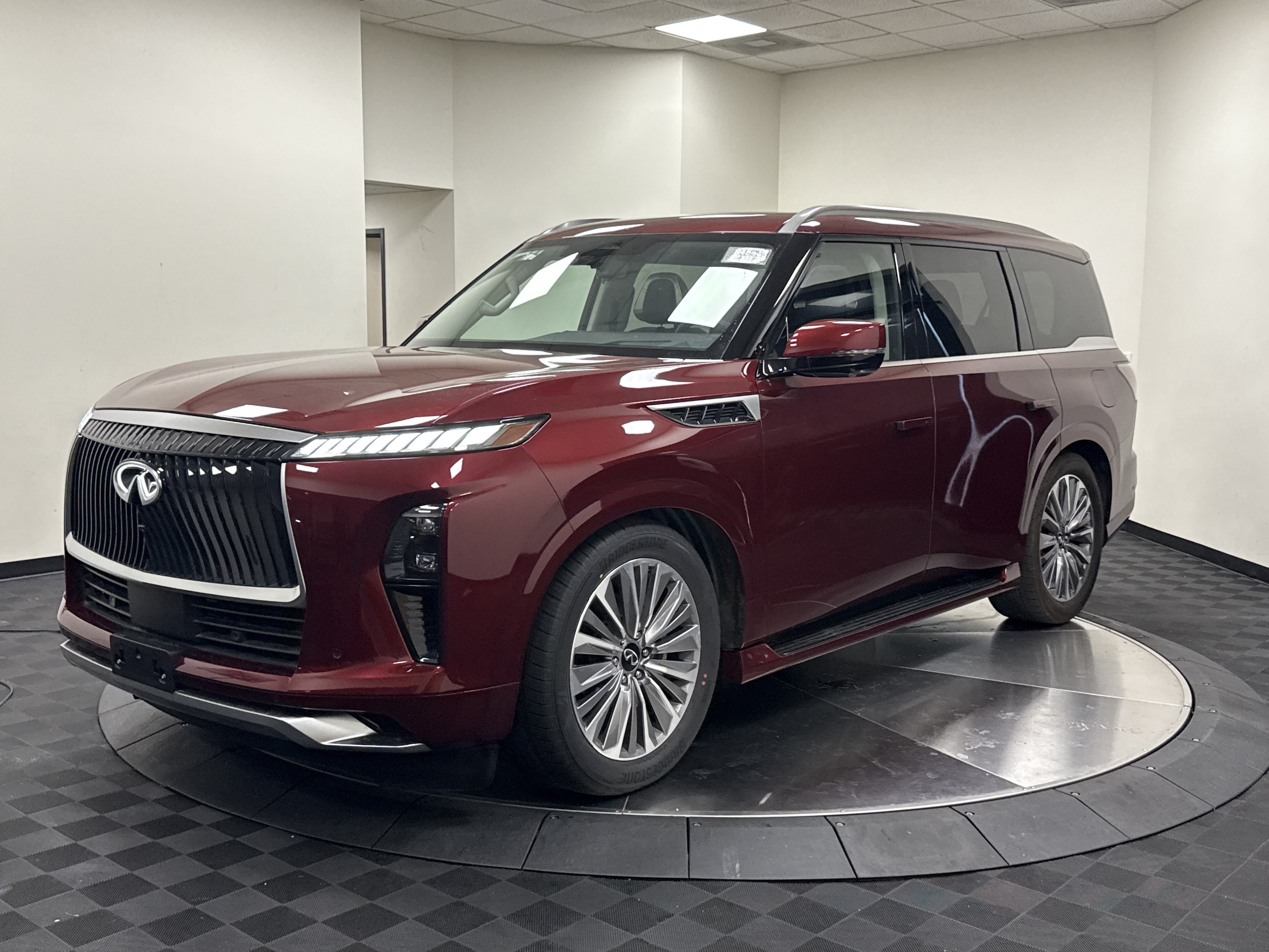 Certified 2025 INFINITI QX80 Sensory AWD/4WD image 3