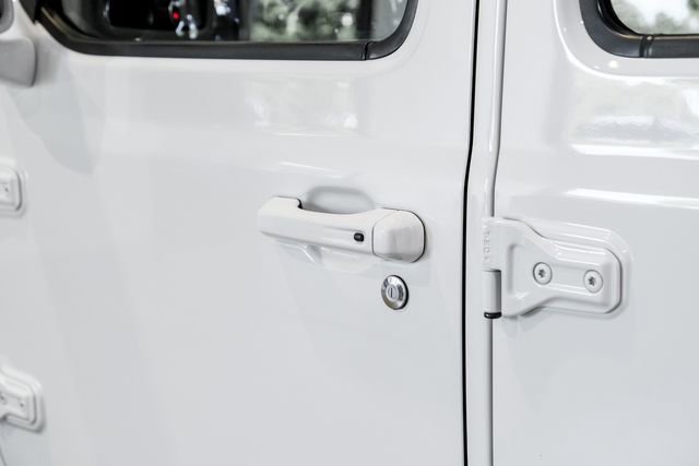 Used 2021 Jeep Wrangler Unlimited Sahara w/ Cold Weather Group image 39