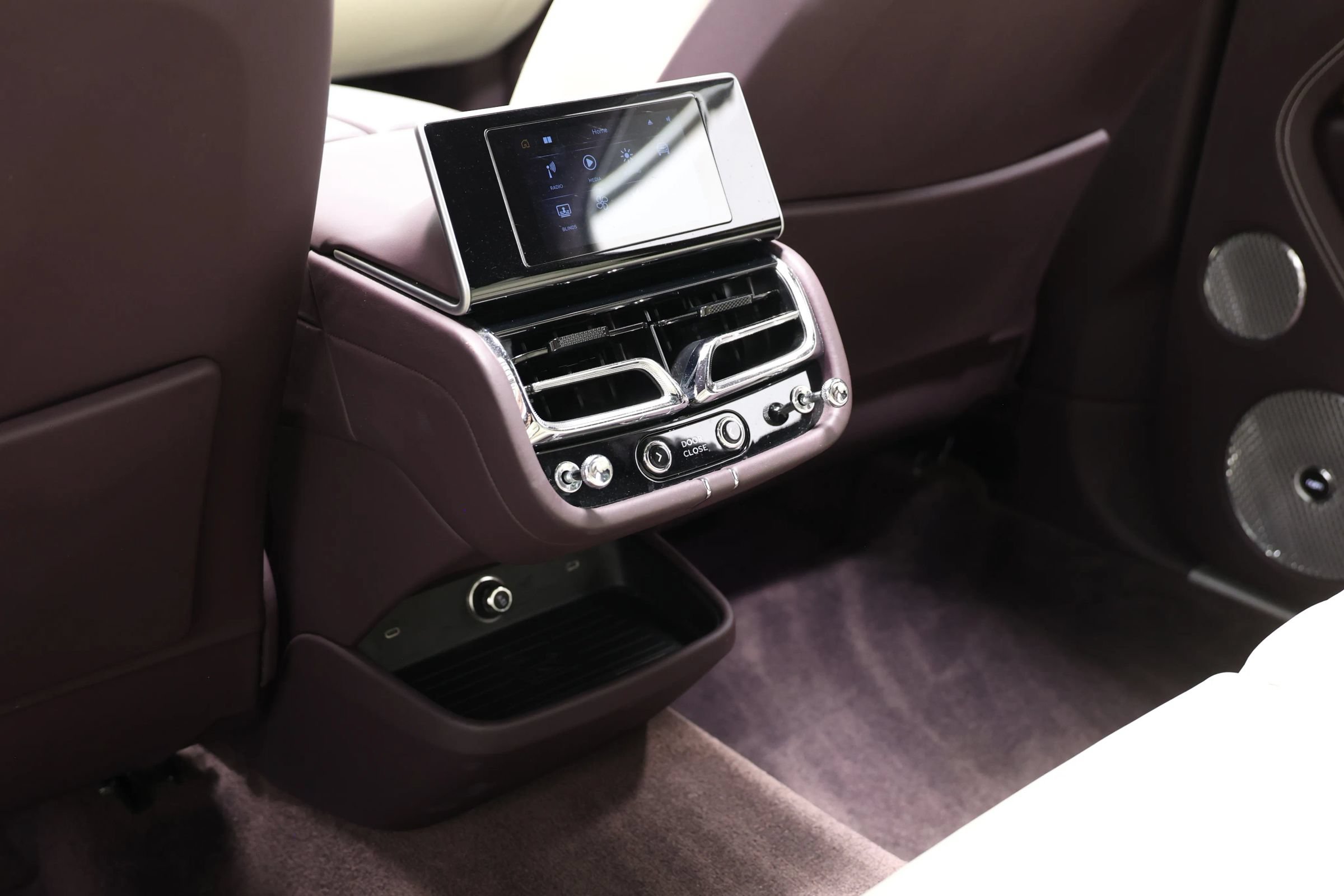 Used 2023 Bentley Bentayga Extended Wheelbase AWD/4WD image 81