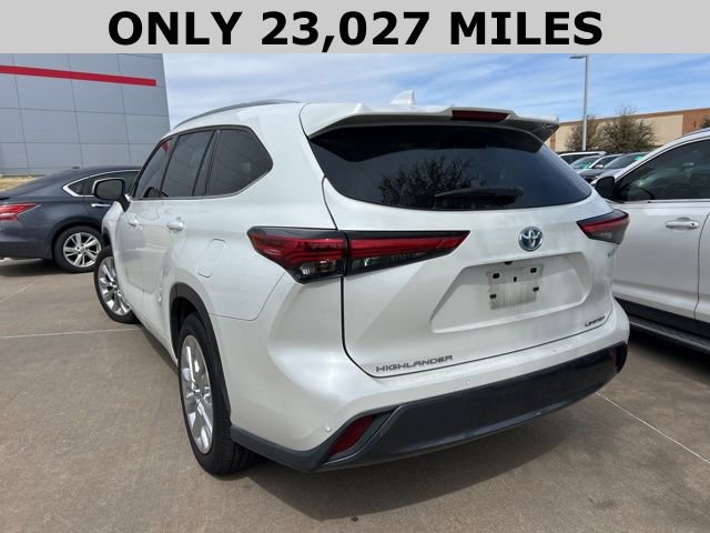 Used 2023 Toyota Highlander Limited image 4