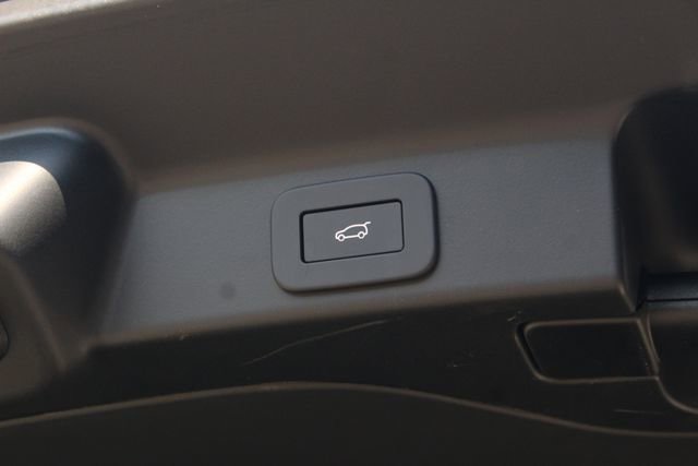 New 2026 Jaguar F-PACE R-Dynamic S image 13