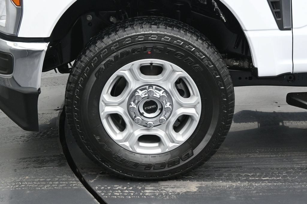 New 2026 Ford F250 XLT w/ FX4 Off-Road Package AWD/4WD image 27