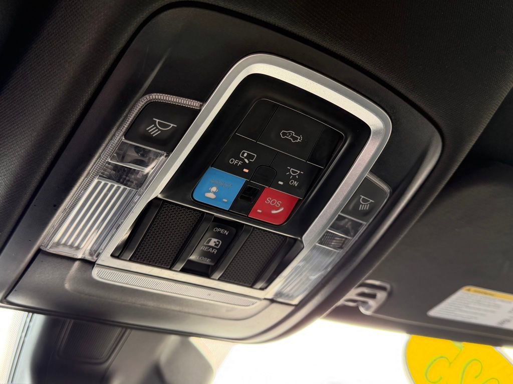 Used 2025 RAM 1500 Laramie image 37