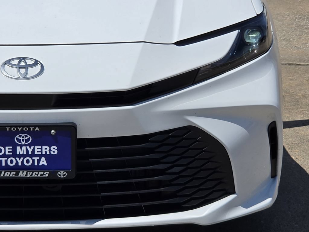 Used 2026 Toyota Camry LE FWD image 4