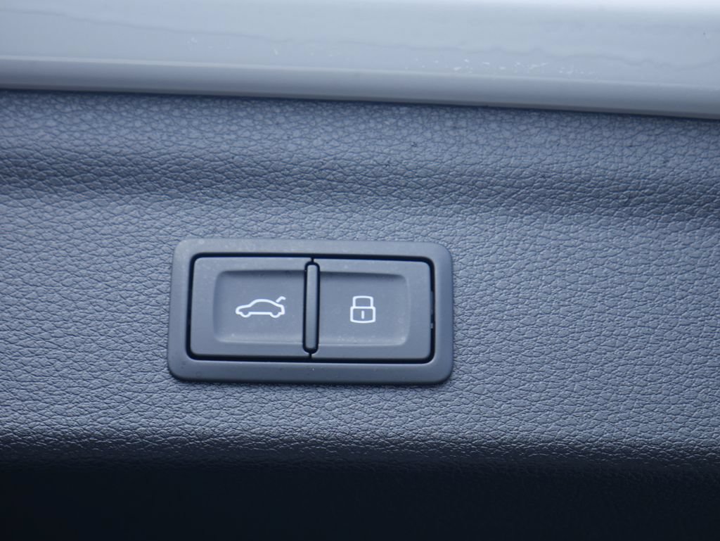Certified 2025 Audi Q3 2.0T Premium Plus AWD/4WD image 22
