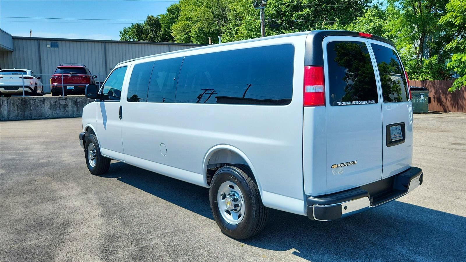 New 2026 Chevrolet Express 3500 LT w/ LT Preferred Equipment Group RWD image 3