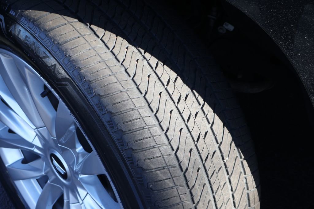 Used 2024 Cadillac Escalade ESV Luxury image 12