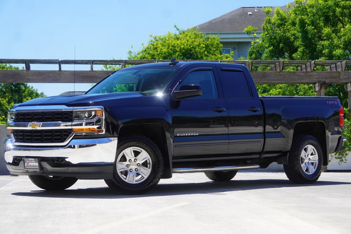 Used 2018 Chevrolet Silverado 1500 LT AWD/4WD image 16