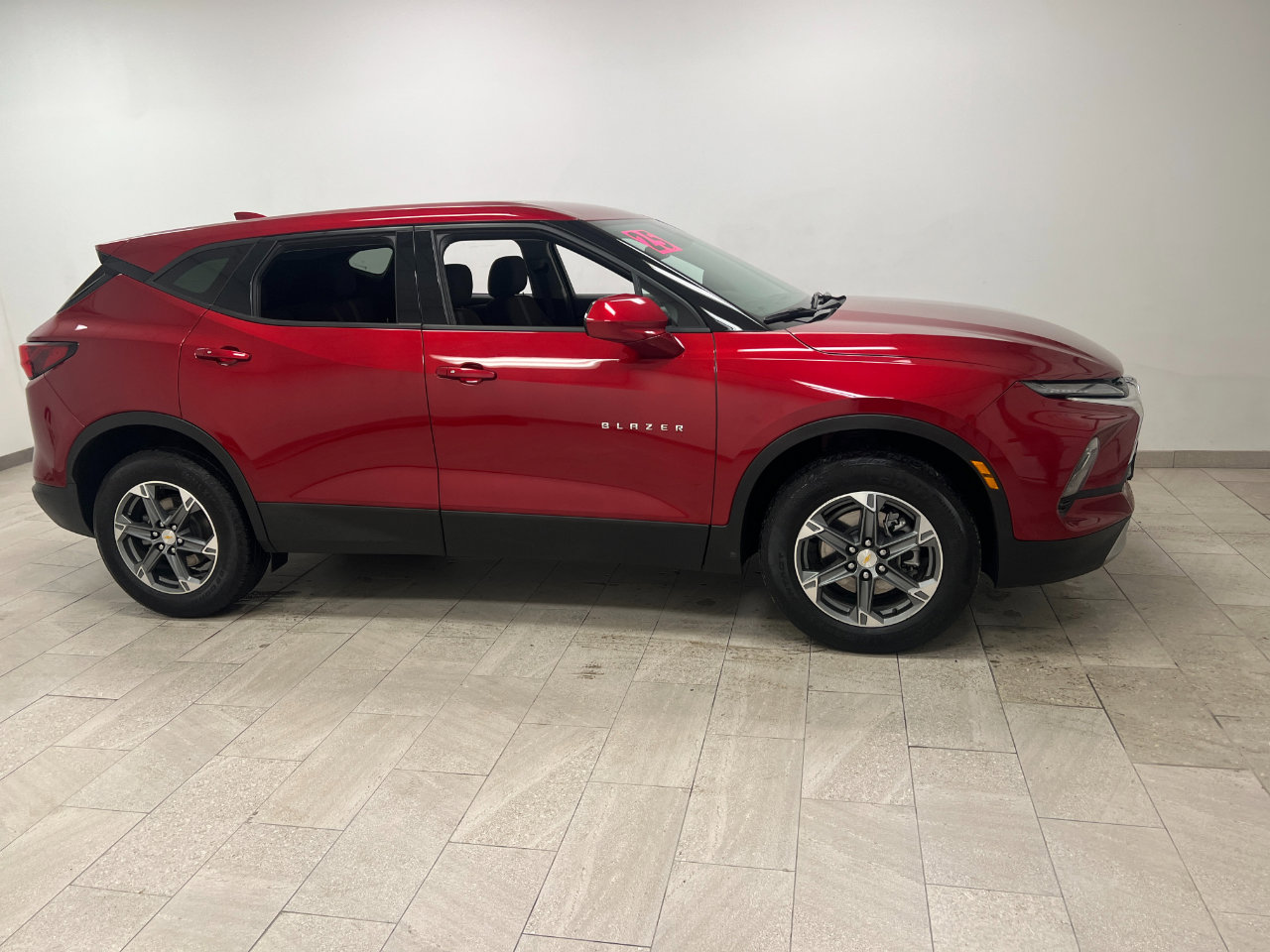 Used 2025 Chevrolet Blazer LT image 9