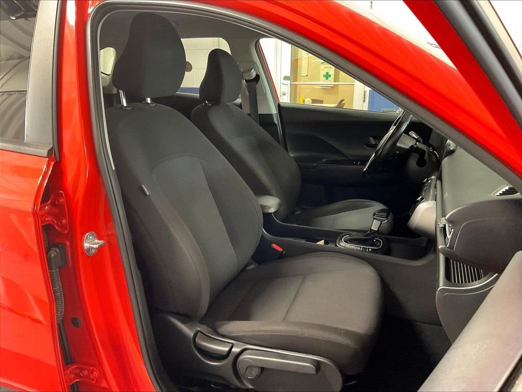 Used 2024 Hyundai Kona SEL FWD image 11