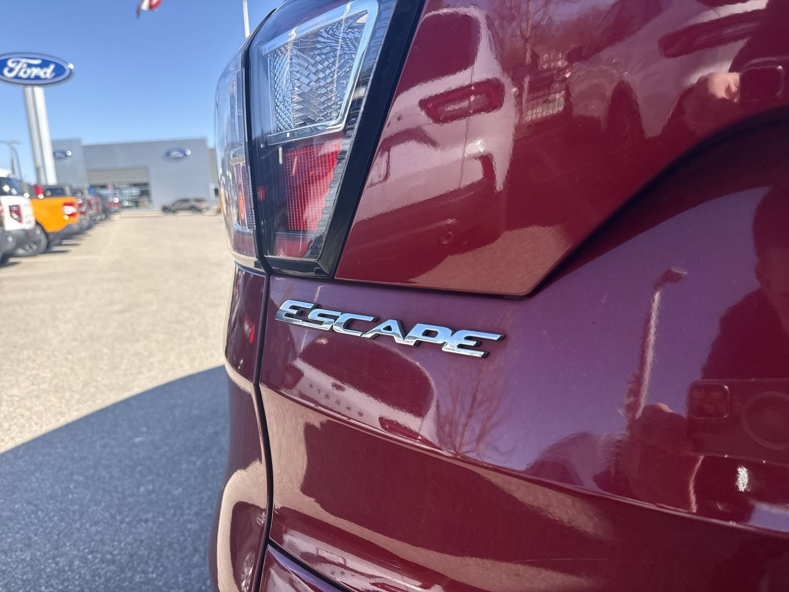 Used 2018 Ford Escape SE image 11