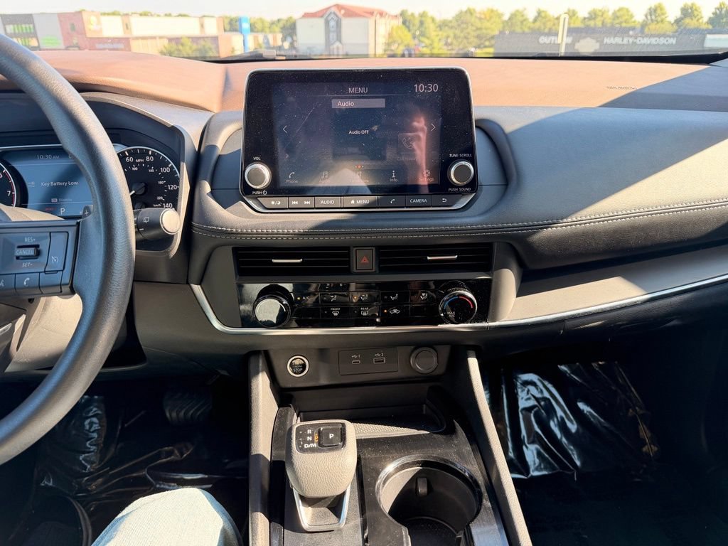 Used 2023 Nissan Rogue S AWD/4WD image 19