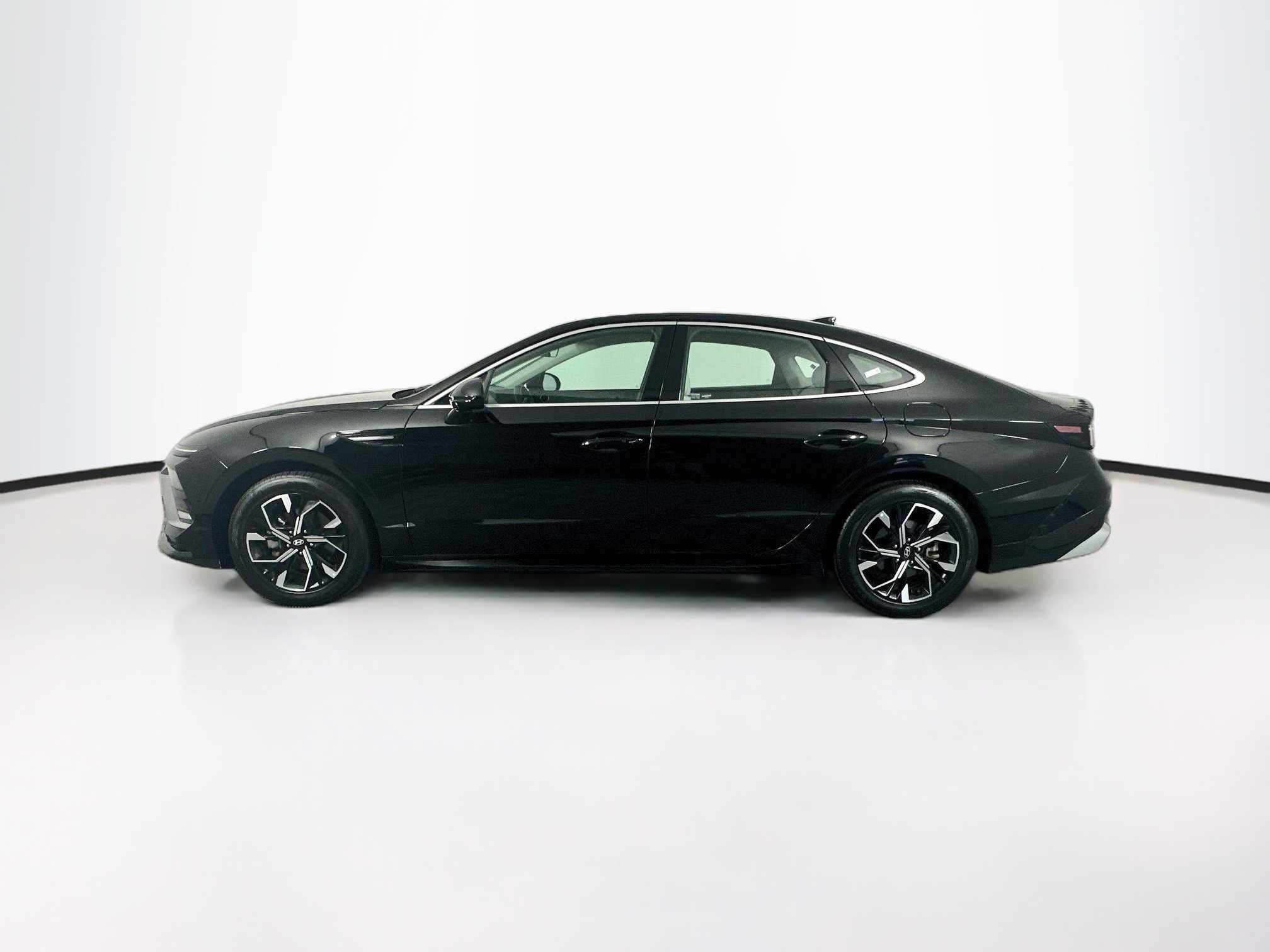 Used 2025 Hyundai Sonata SEL FWD image 4