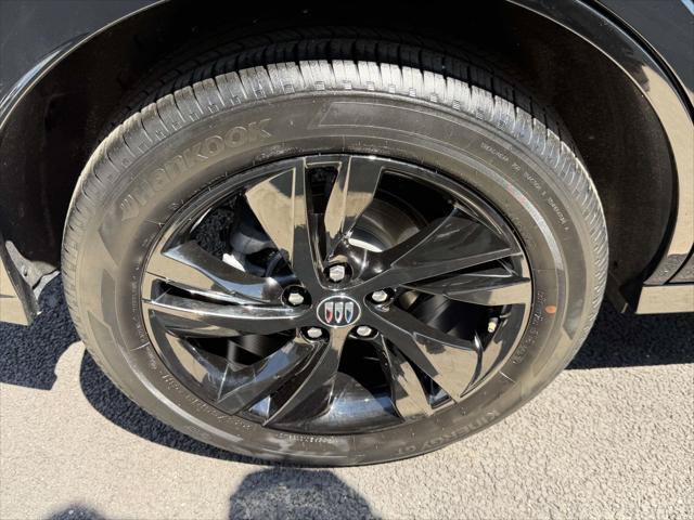 Used 2024 Buick Encore GX Sport Touring AWD/4WD image 9