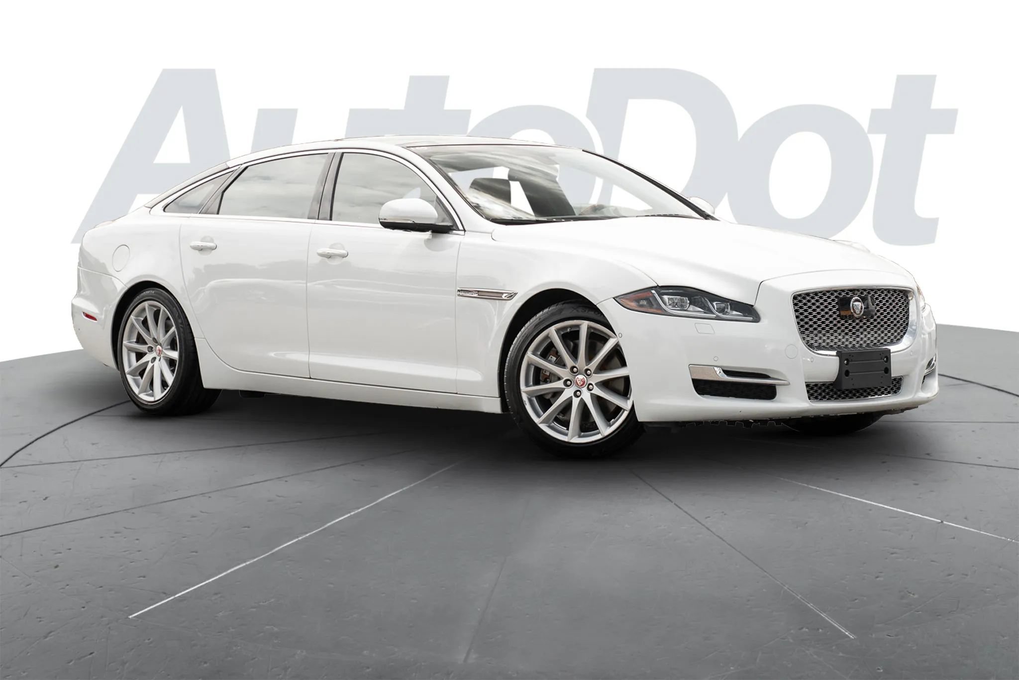 Used 2017 Jaguar XJ L Portfolio AWD/4WD image 1