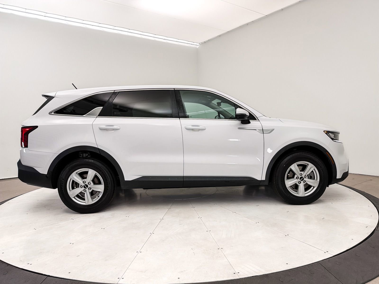 Used 2022 Kia Sorento LX FWD image 31