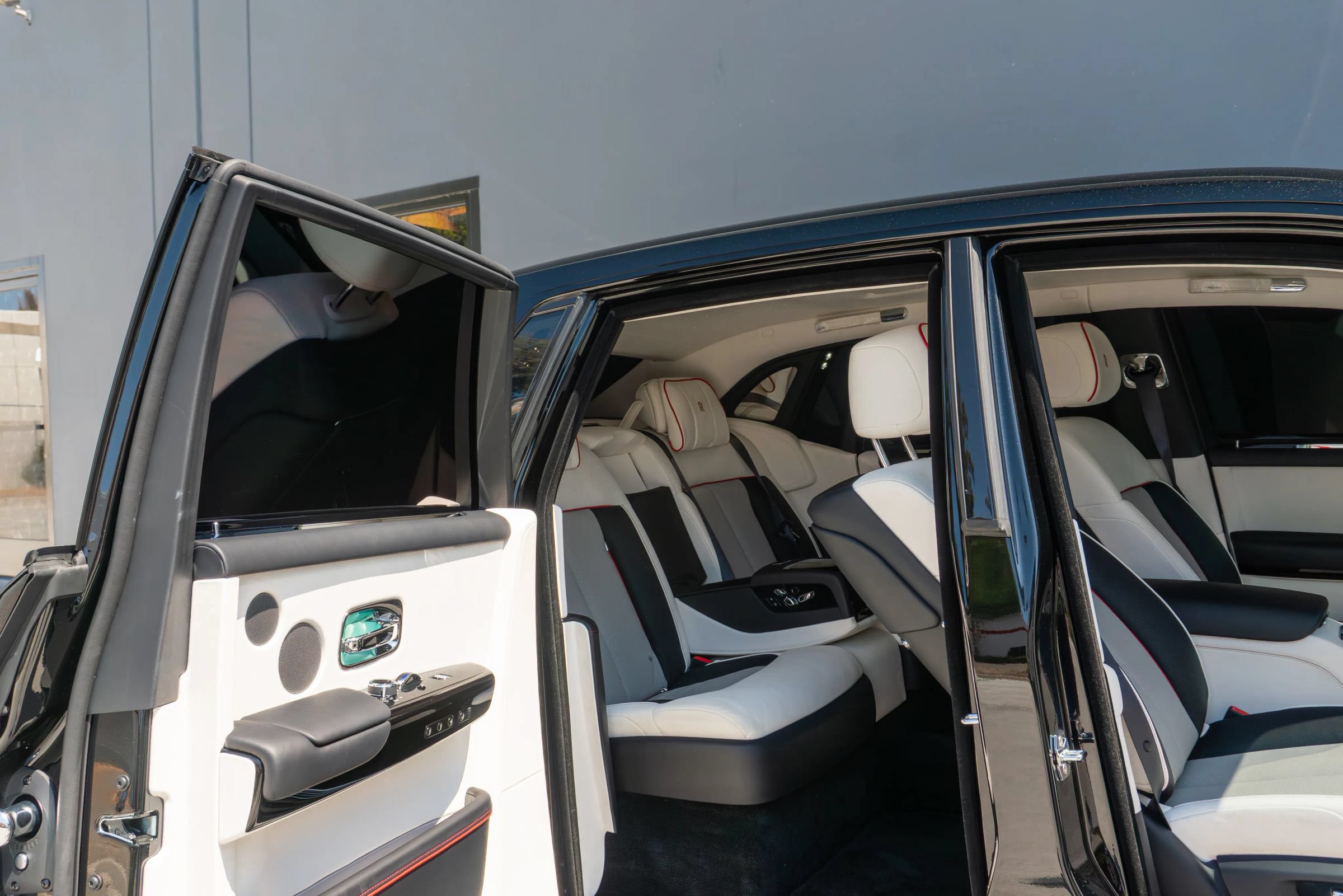 Used 2024 Rolls-Royce Phantom Sedan w/ The Phantom Package RWD image 72