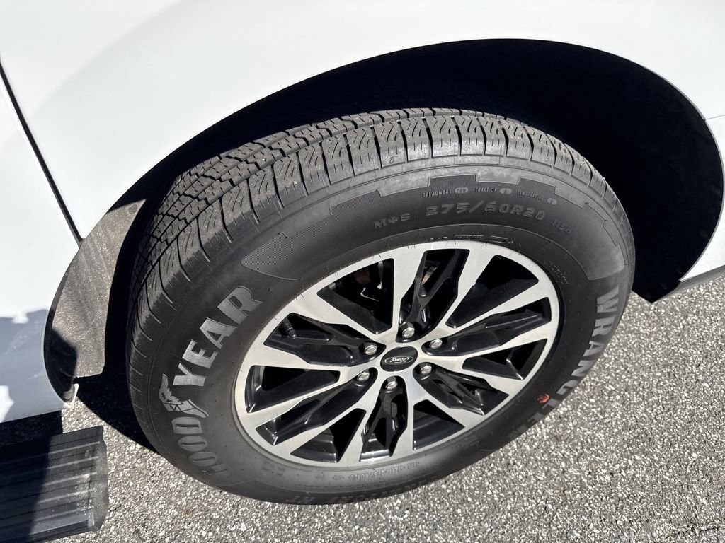 Used 2025 Ford Expedition Max Platinum image 13