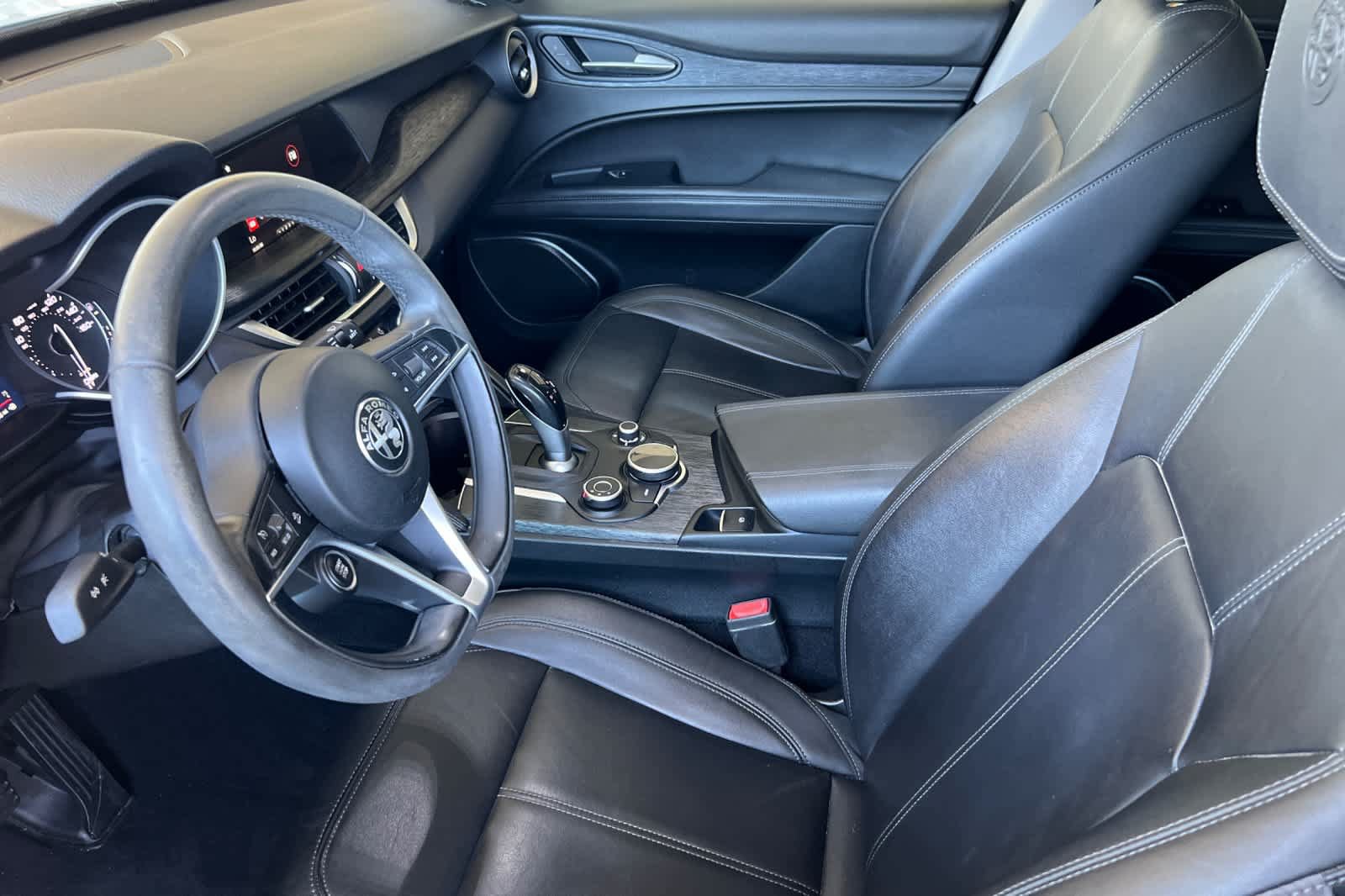 Used 2019 Alfa Romeo Stelvio w/ Nero Edizione RWD image 10