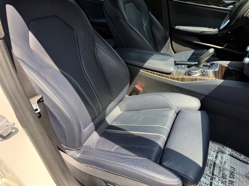 Used 2018 BMW 530e w/ Premium Package 2 RWD image 17