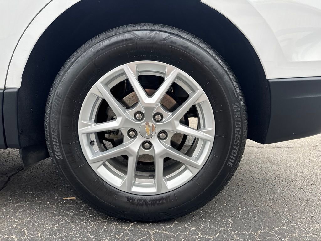 Used 2023 Chevrolet Equinox LT AWD/4WD image 11